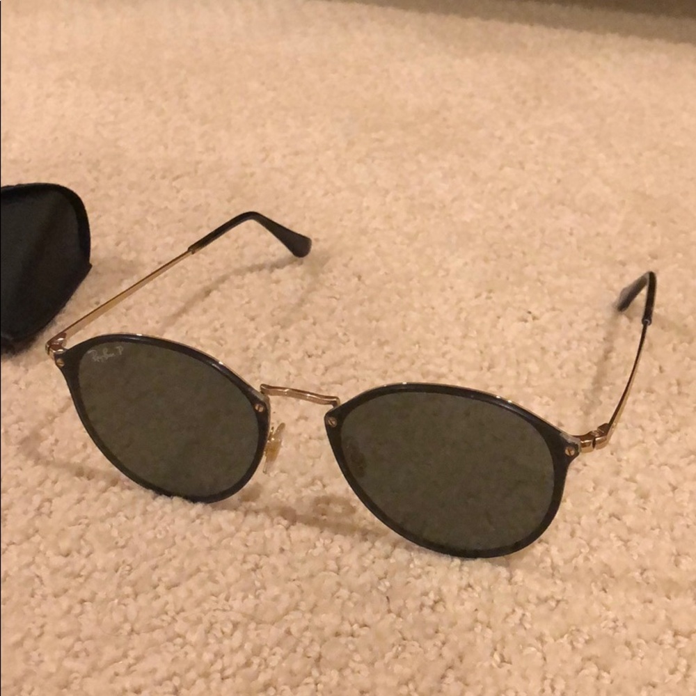 Blaze around Ray-Ban